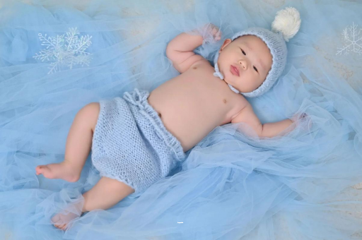 嘉善三个月宝宝挠耳朵